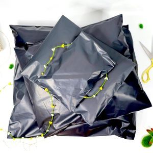 🆕Pk of 20 Black Polymailers